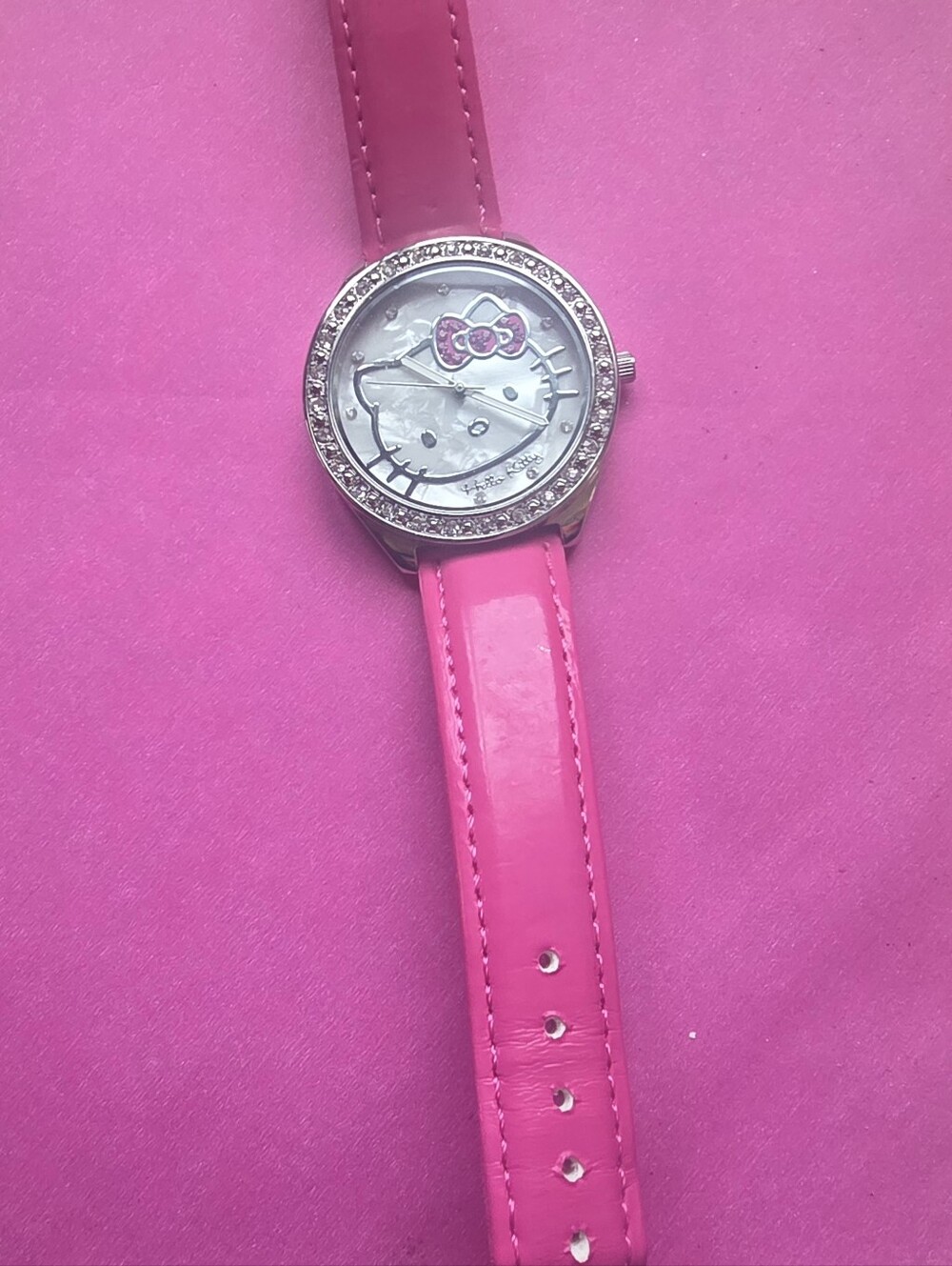 Hello Kitty 2013 Sanrio Ladies Wrist Watch With Pink Band & Stainless Steel Back